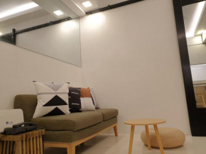 Modern 1 Bedroom Condo in Sole Mare Parksuites